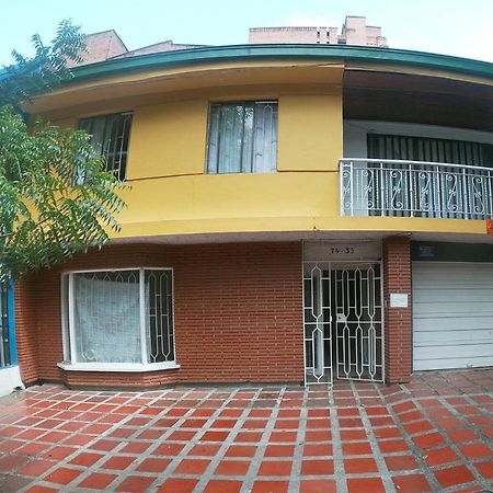Le VI Hostal Medellín Eksteriør bilde