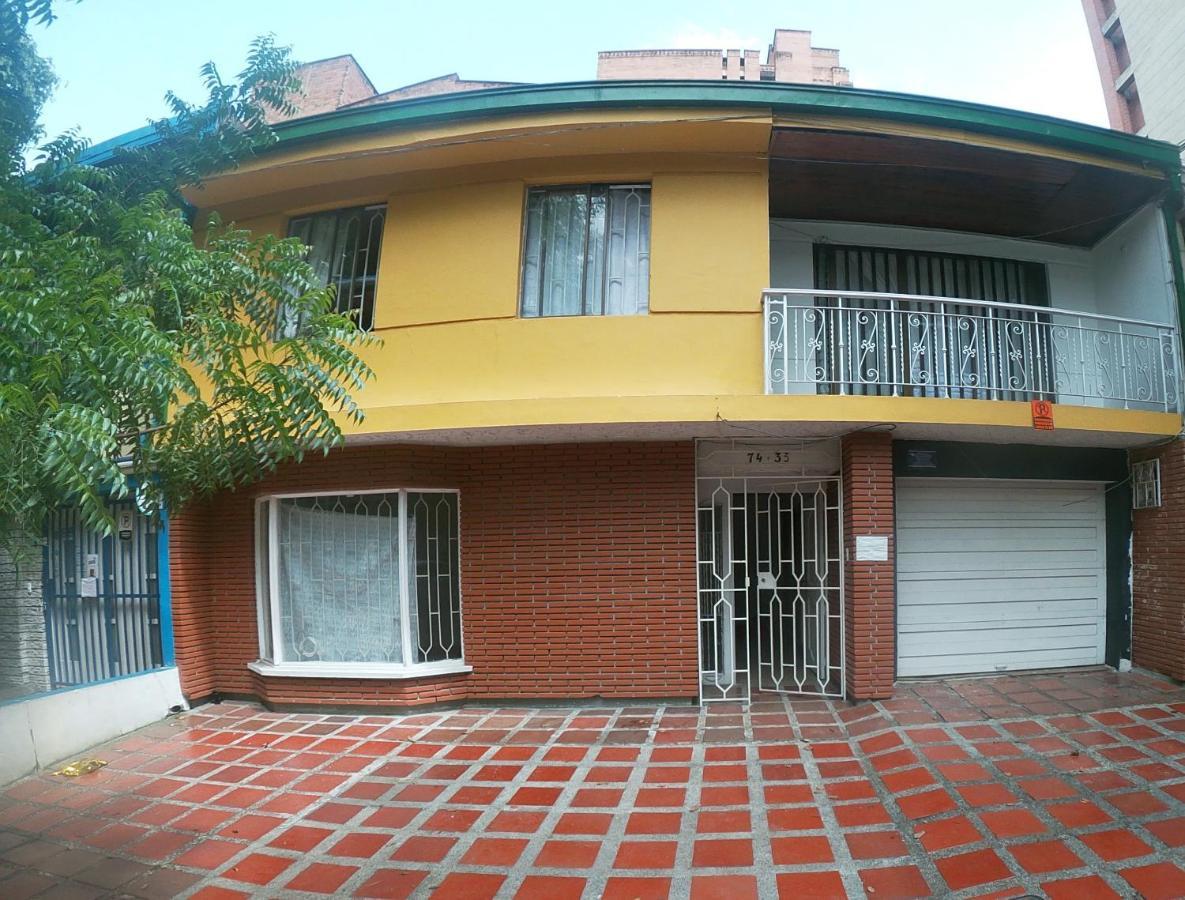 Le VI Hostal Medellín Eksteriør bilde