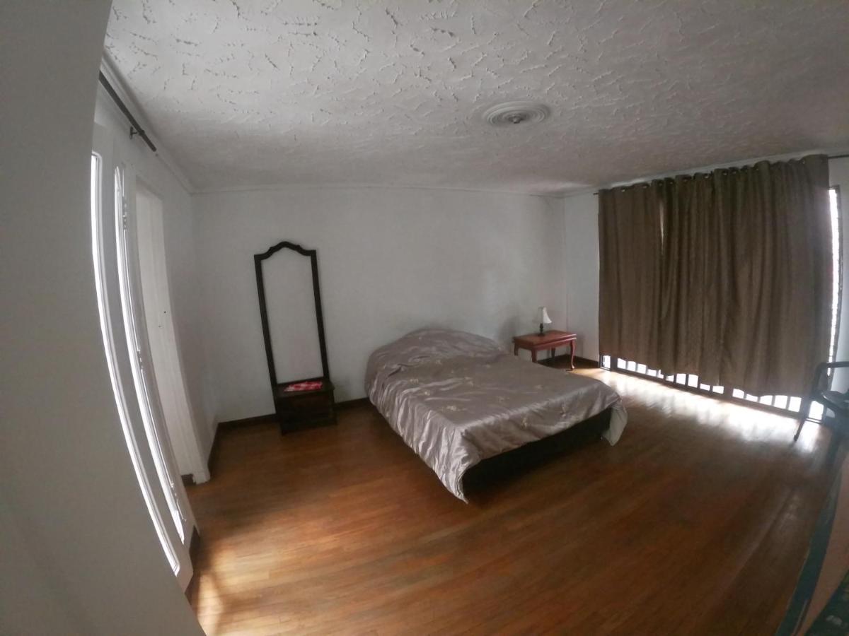 Le VI Hostal Medellín Eksteriør bilde